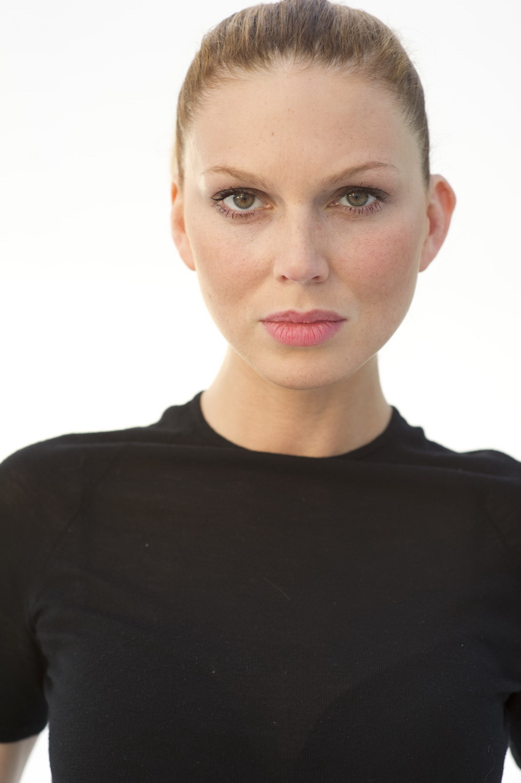 Үлкен сперматозоидтар Күйеу қайын енесін сиқытып, аузына тықты (порно)